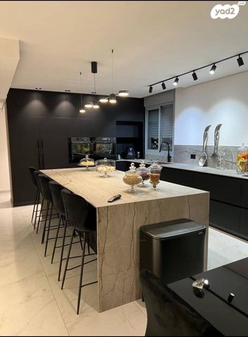 גג/ פנטהאוז, מוטה גור, קרית אילון, חולון