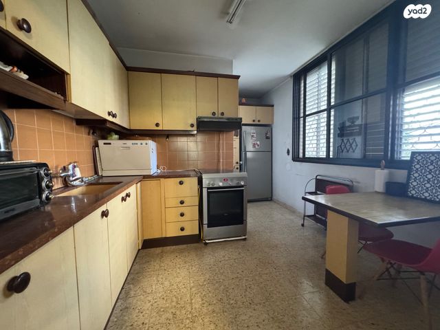 דירה, לוחמי הגטו 27, כפר גנים א, פתח תקווה