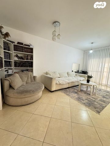 דירה, אריה צימוקי 2, יגאל אלון, קרית מלאכי