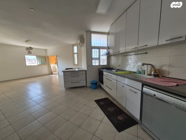 דירה, שעריים, רחובות