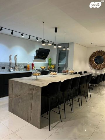 גג/ פנטהאוז, מוטה גור, קרית אילון, חולון