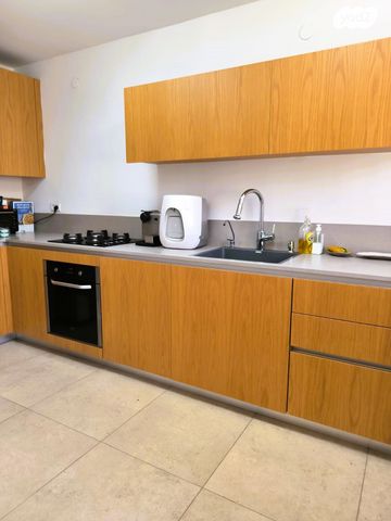 דירה, לוי אשכול, מרכז דרום, רעננה