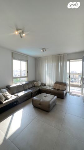 דירה, הגילה 3, נוף הטיילת, נתניה