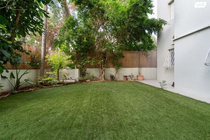 דירת גן, גני תקווה