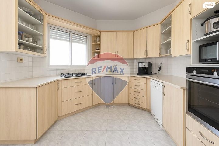 דירה, הבריגדה היהודית, נתניה