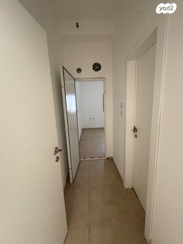 דירת גן, יובב המלך, רובע י"ג, אשדוד