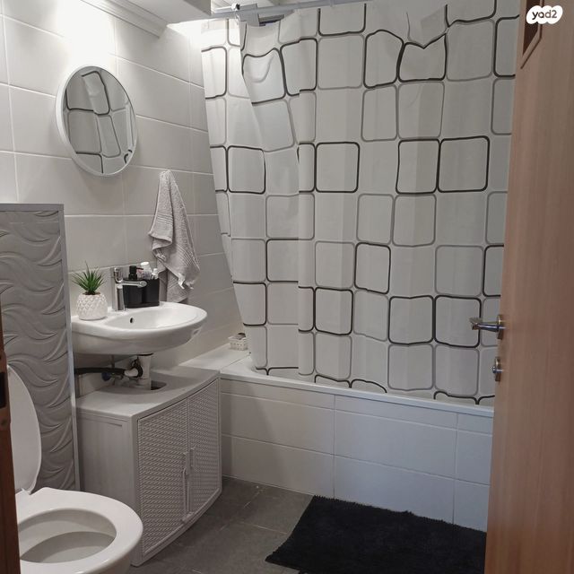 דירה, המחנה הצבאי, קרית מלאכי