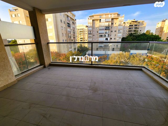 דירה, הרצליה