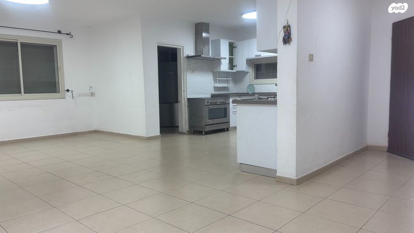 דו משפחתי, אור עקיבא