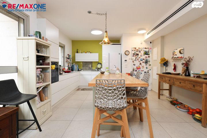 דירת גן, הרעות 4, גאולים, כפר סבא