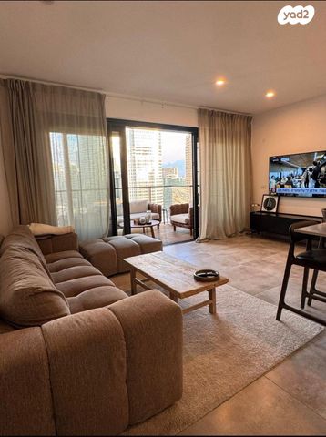 ניסים אלוני 