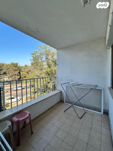 מקווה ישראל 10