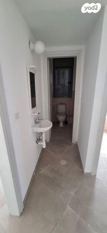 דירה, פרופ' יום טוב עסיס, פסגת זאב, ירושלים