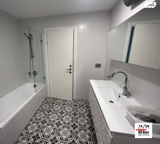 דירה, גולן, רמת השרון