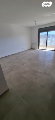 פרופ' יום טוב עסיס 