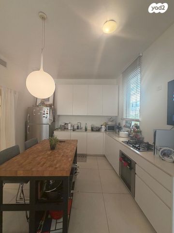 דירה, אסתר המלכה, הצפון הישן - דרום, תל אביב יפו