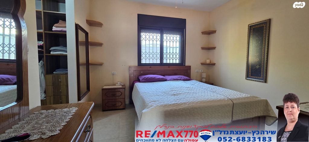 דו משפחתי, אלון, אחוזת ברק