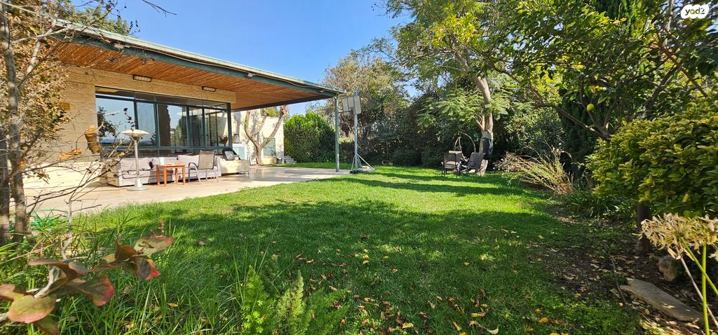 בית פרטי/ קוטג', מוצא עילית, מוצא עילית