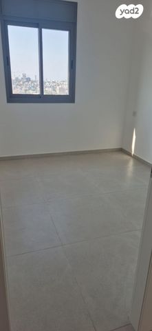 דירה, יעקב פיכמן 5, קרית אילון, חולון