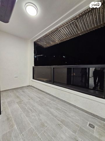 דירה, שדרות יוספטל 66, מרכז העיר, קרית אתא