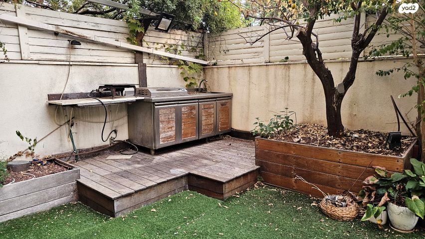 דירת גן, אלון, רמת השרון