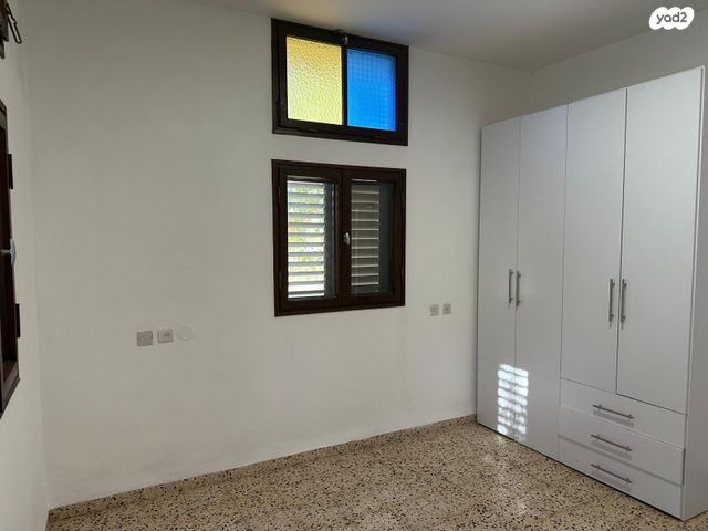 דירת גן, פוריה עילית