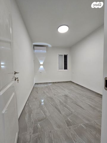 דירה, שדרות יוספטל 66, מרכז העיר, קרית אתא