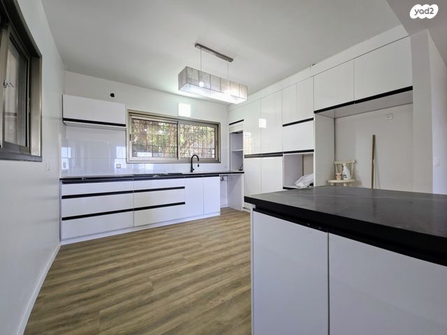 בית פרטי/ קוטג', קדימה צורן