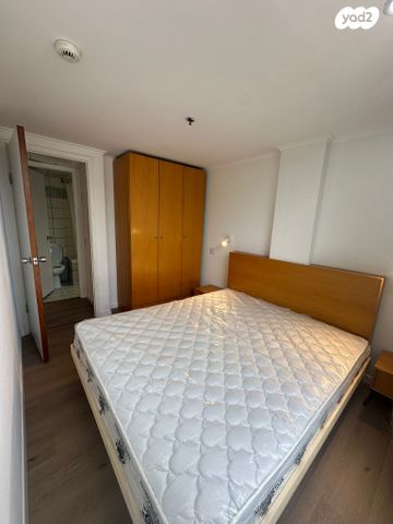 שושנת הכרמל 67