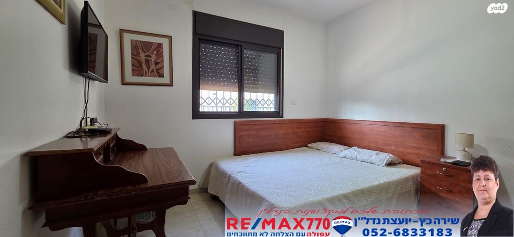 דו משפחתי, אלון, אחוזת ברק