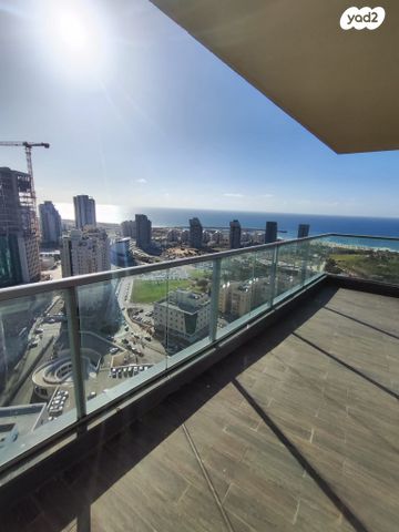 שדרות ירושלים 16