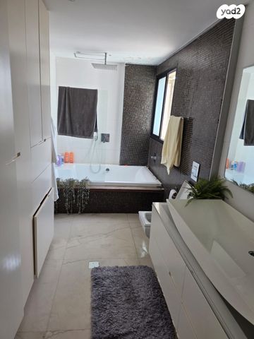 גג/ פנטהאוז, אזורי חן, גימל החדשה, תל אביב יפו