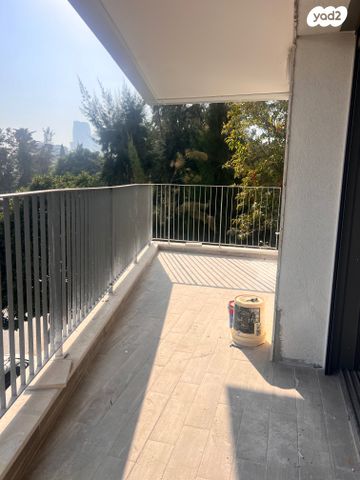 דירה, שדרות העם הצרפתי 23, שכונת הותיקים, רמת גן