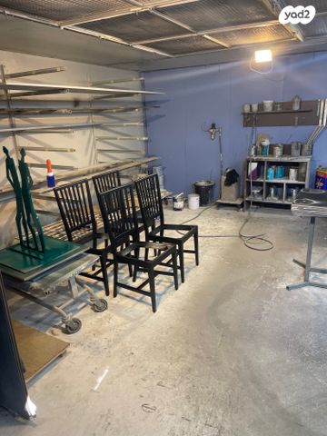 מחסן, הנביאים, אזור תעשיה ומסחר, רמת השרון