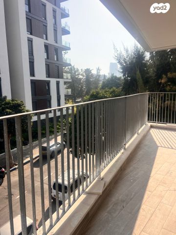 דירה, שדרות העם הצרפתי 23, שכונת הותיקים, רמת גן