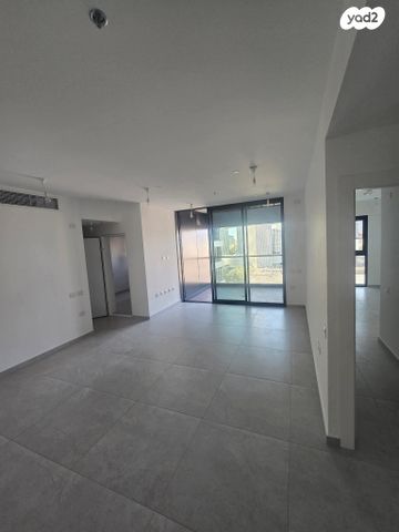 דירה, תוצרת הארץ 3, נחלת יצחק, תל אביב יפו