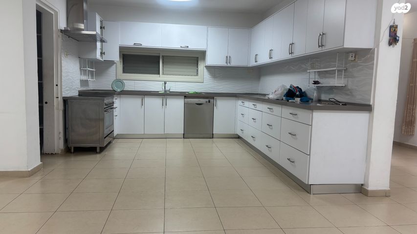 דו משפחתי, אור עקיבא