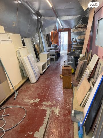 מחסן, הנביאים, אזור תעשיה ומסחר, רמת השרון