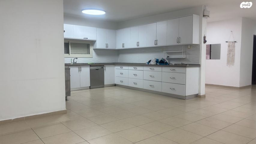 דו משפחתי, אור עקיבא