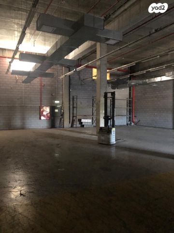 מבני תעשיה, בן ציון גליס, פארק עסקים ירקון / אזור תעשיה סגולה, פתח תקווה