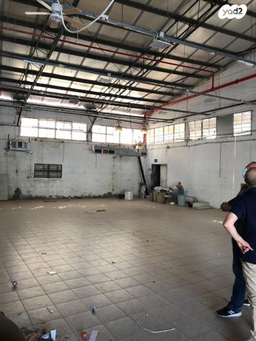 מבני תעשיה, בן ציון גליס, פארק עסקים ירקון / אזור תעשיה סגולה, פתח תקווה