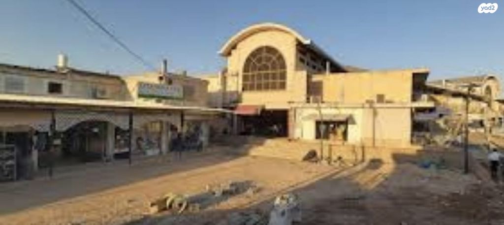 חנויות/ שטח מסחרי