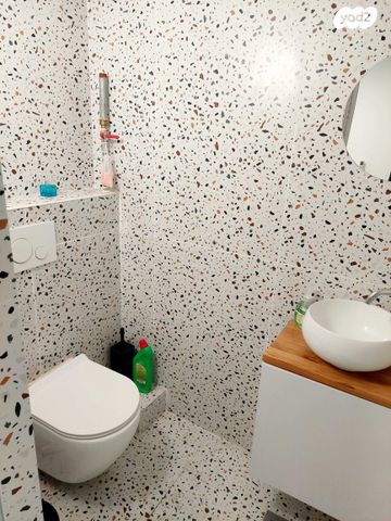 חנויות/ שטח מסחרי, אחד העם, א' / צפון מזרח העיר, רחובות