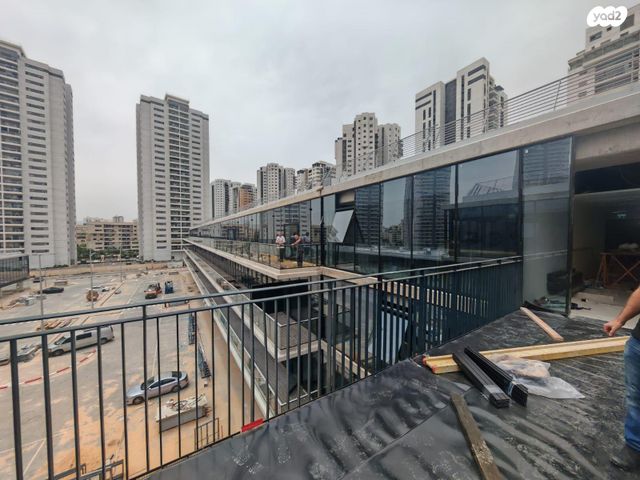 משרדים, עפרה חזה, משכנות האומנים, קרית מוצקין