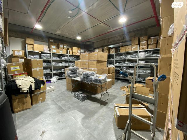 משרדים, יהודי פקיעין, חדרה