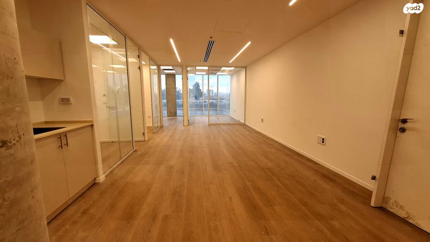 משרדים, לוחמי האש 1, צומת סביון, קרית אונו