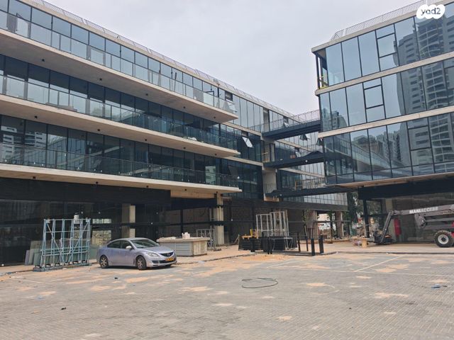 משרדים, עפרה חזה, משכנות האומנים, קרית מוצקין