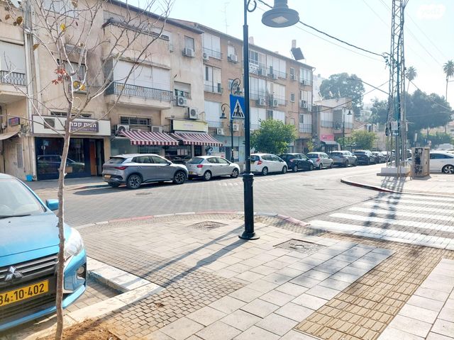 חנויות/ שטח מסחרי, אחד העם, א' / צפון מזרח העיר, רחובות