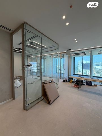 משרדים, דרך מנחם בגין 11, רמת גן