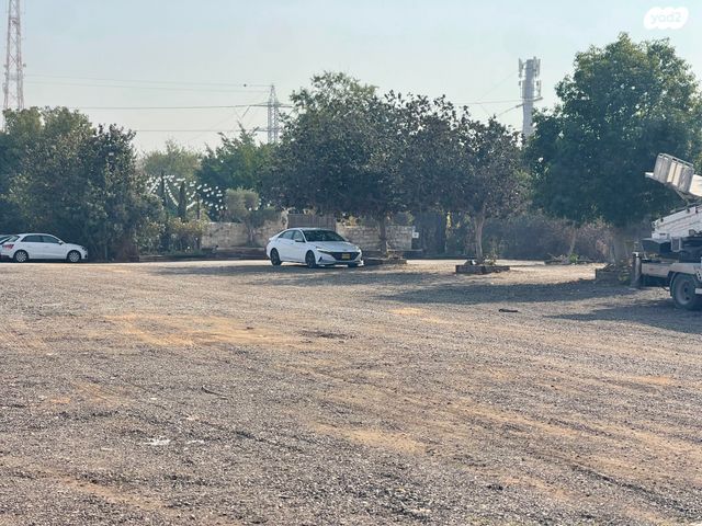 מגרשים, משה סנה, שאר העיר, רמת השרון